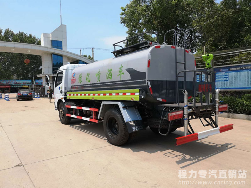 国五东风福瑞卡8吨洒水车