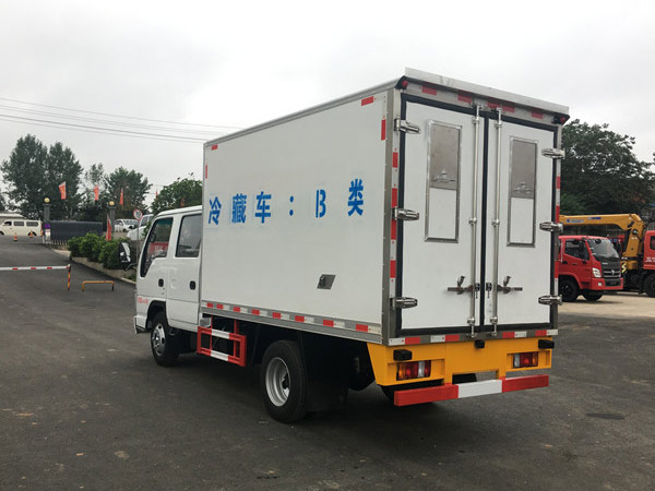 五十铃双排冷藏车|3.2米冷藏车