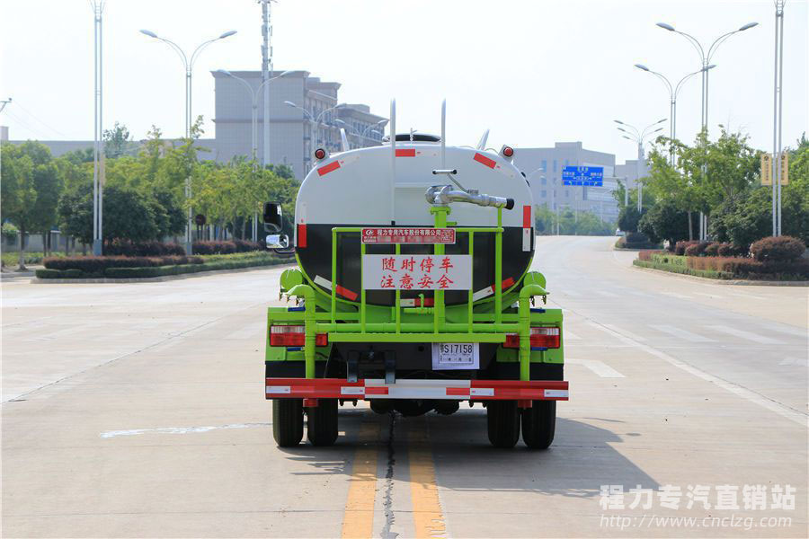 国六东风多利卡洒水车