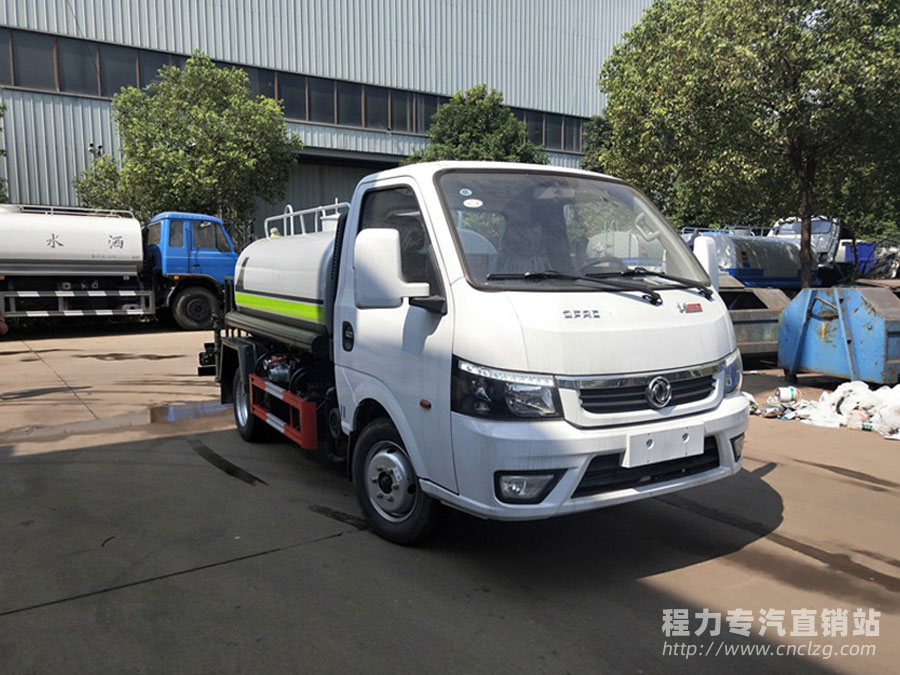 国六东风小型3吨洒水车