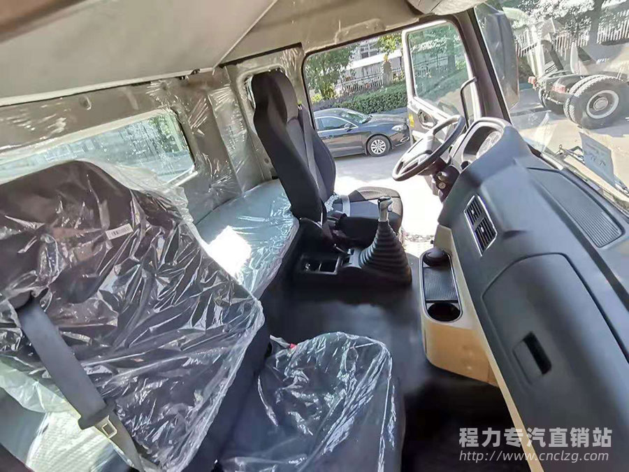 国六重汽豪沃冷藏车|6米8冷藏车