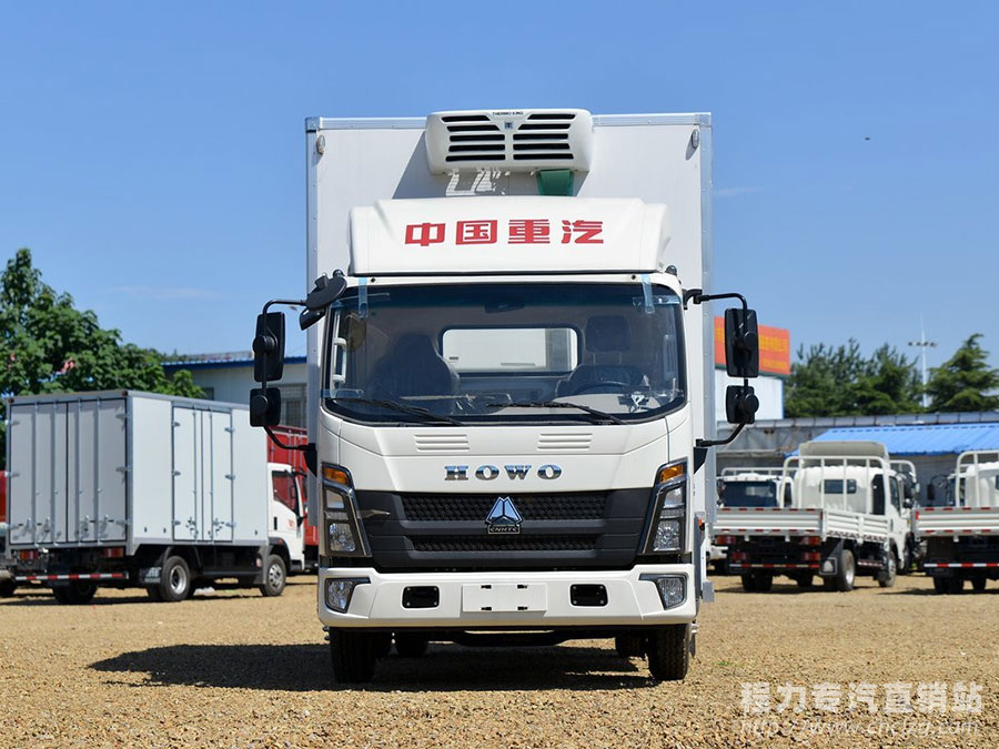中国重汽HOWO 统帅 蓝牌4.2米冷藏车